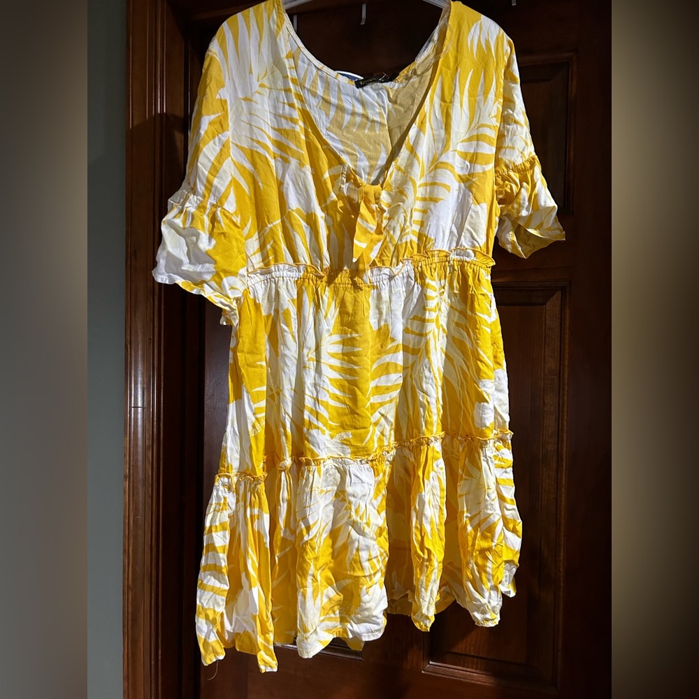 Light Summer Dress. Yellow and white floral/leaf designs. New with tags.
